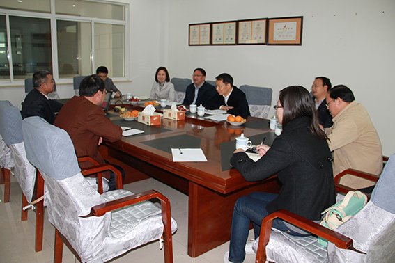 金山區(qū)區(qū)委書記李躍旗，亭林鎮(zhèn)書記陳莽，亭林鎮(zhèn)鎮(zhèn)長(zhǎng)曹捷視察公司